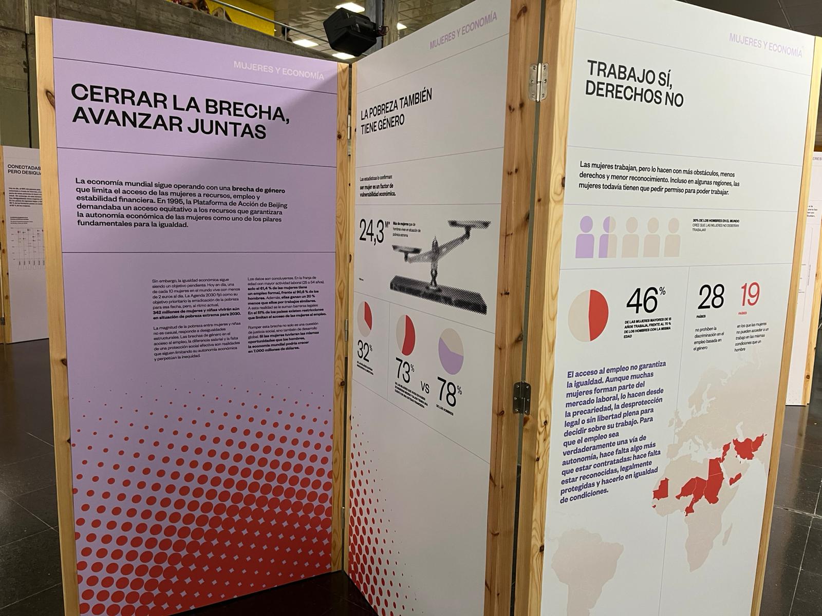 La Facultad acoge la exposición "Por ellas, por todas"